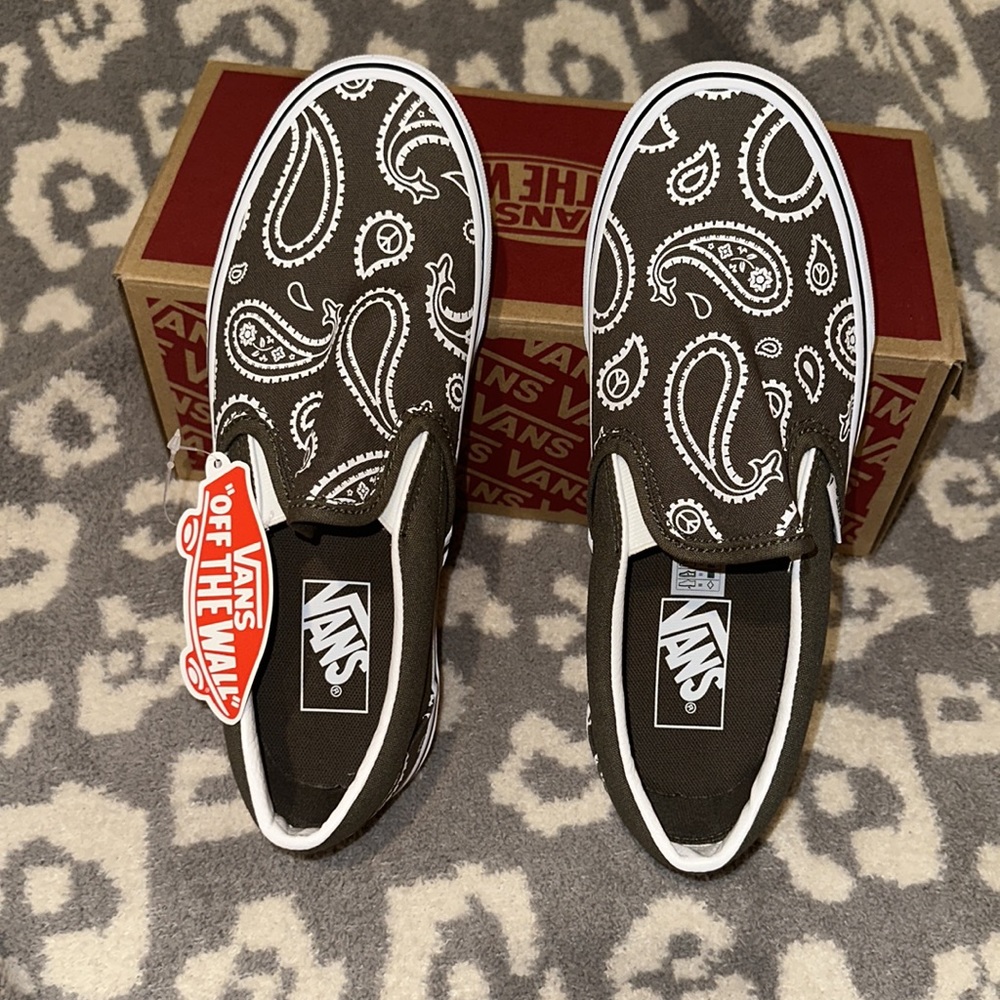 Classic Slip-on Vans New in Peace ✌🏻 Paisley & Grape Lea 😘 - Picture 3 of 17